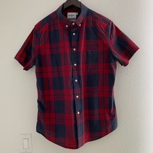 MEN’S GOODFELLOW & CO RED BUTTON DOWN SHIRT.